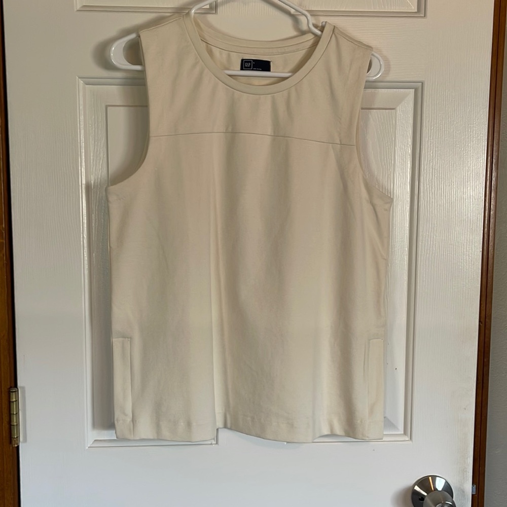 Gap cream sleeveless top with side zipper